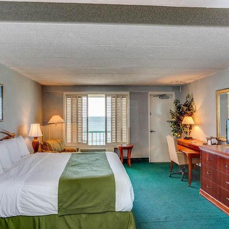 Baymont By Wyndham Virginia Beach Oceanfront Exterior photo