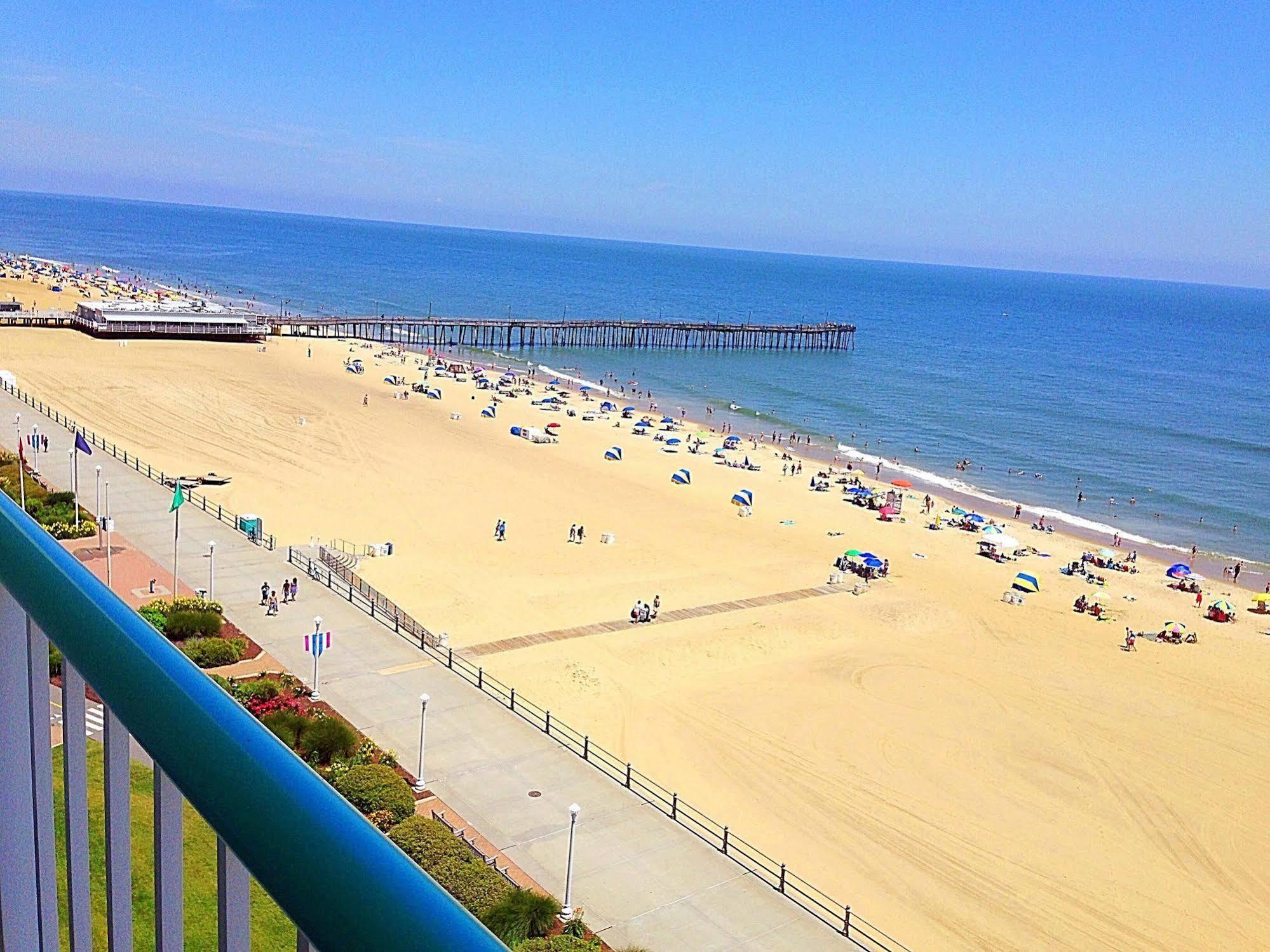Baymont By Wyndham Virginia Beach Oceanfront Exterior photo