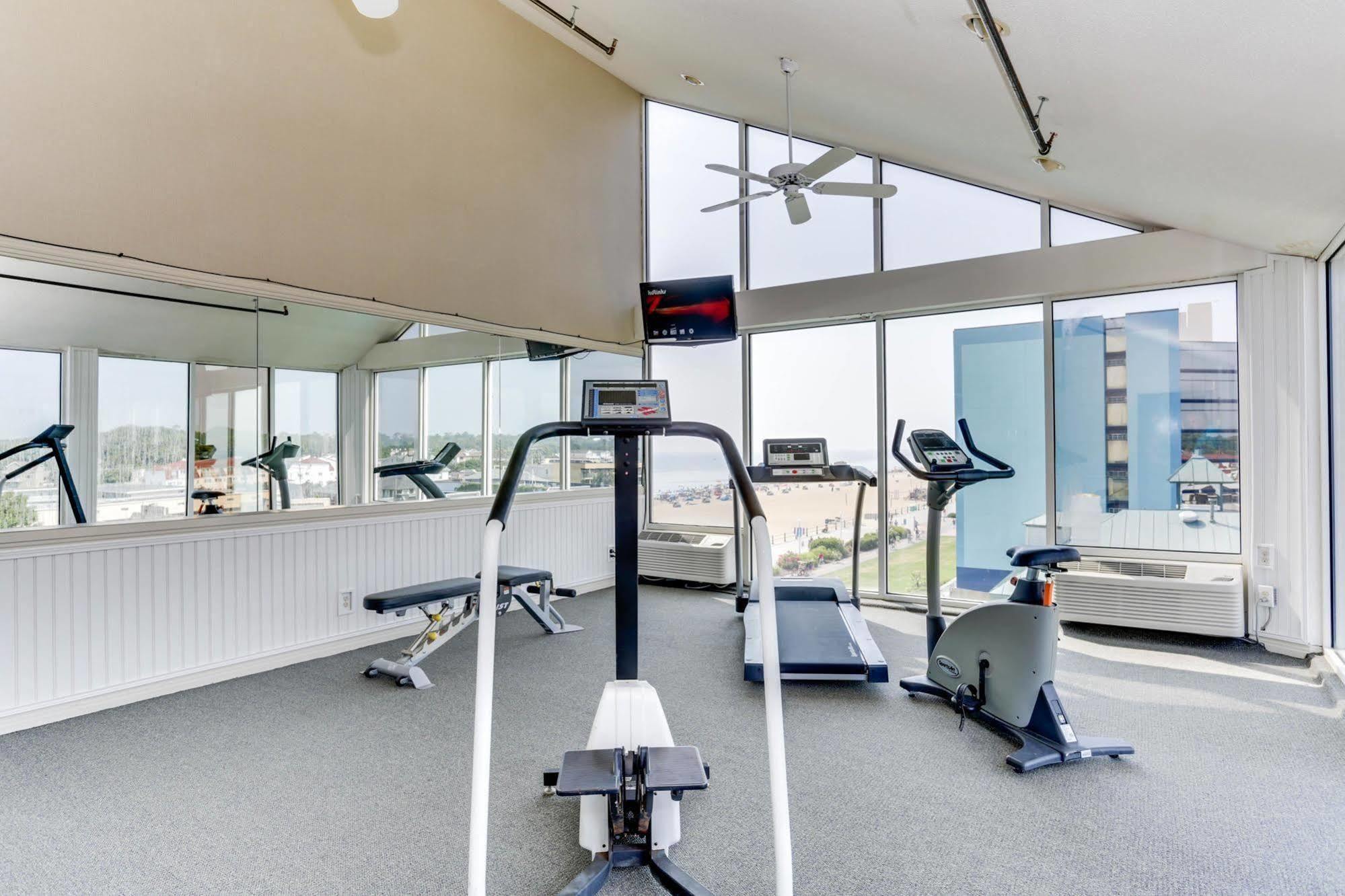 Baymont By Wyndham Virginia Beach Oceanfront Exterior photo