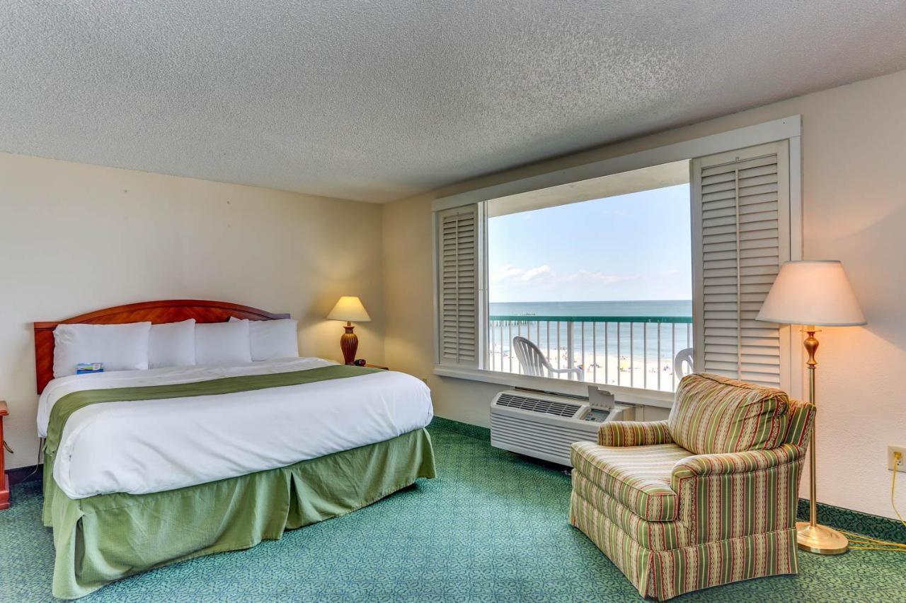 Baymont By Wyndham Virginia Beach Oceanfront Exterior photo