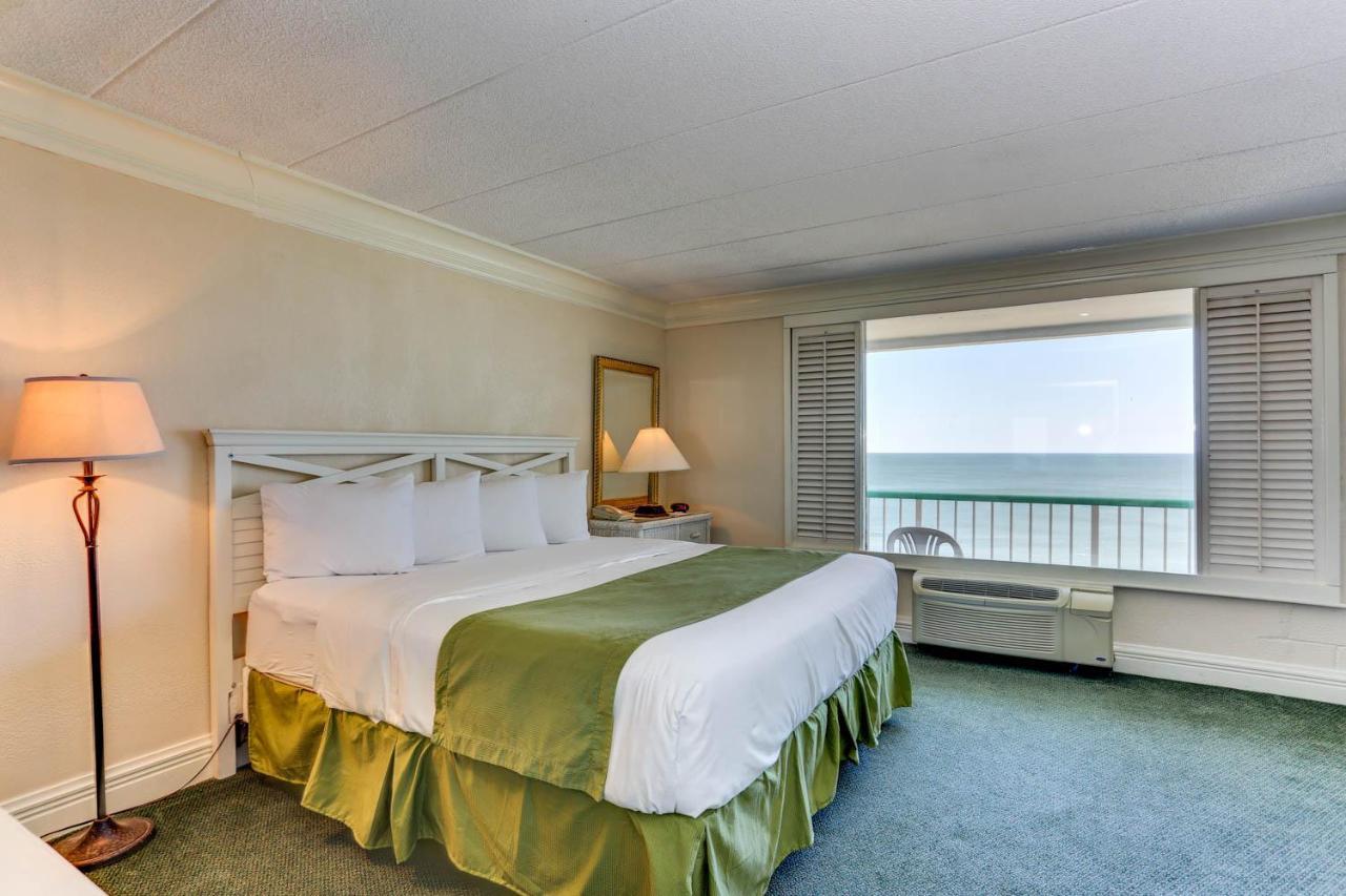 Baymont By Wyndham Virginia Beach Oceanfront Exterior photo