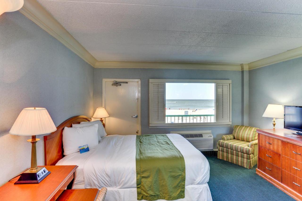 Baymont By Wyndham Virginia Beach Oceanfront Exterior photo